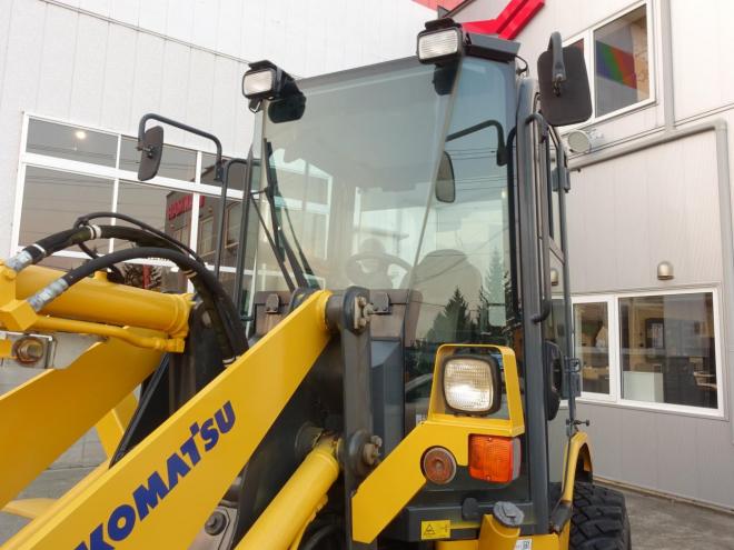 ホイールローダコマツ WA40-8　バケット容量0.5m3　