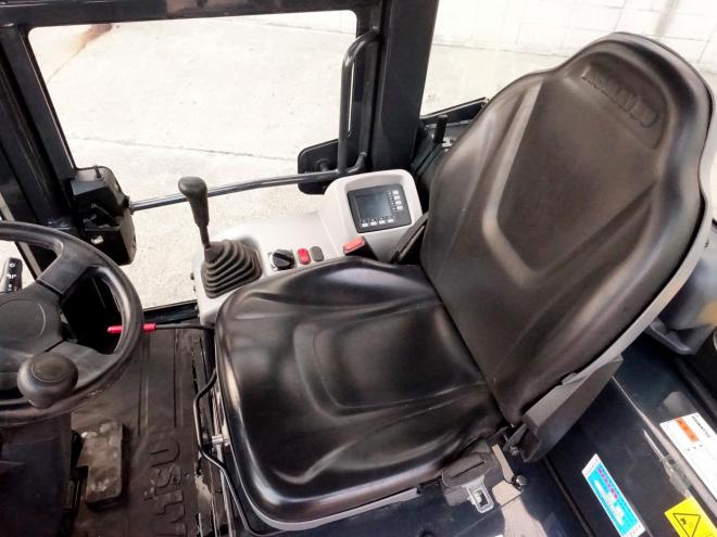 ホイールローダコマツ WA40-8　バケット容量0.5m3　