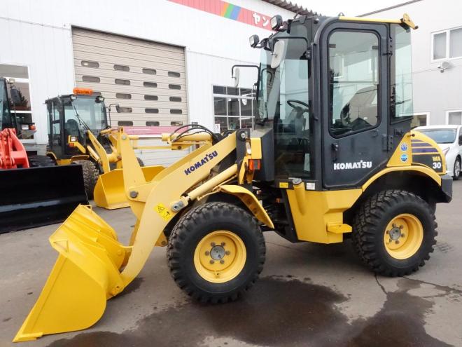 ホイールローダコマツ WA30-6　バケット容量0.4m3