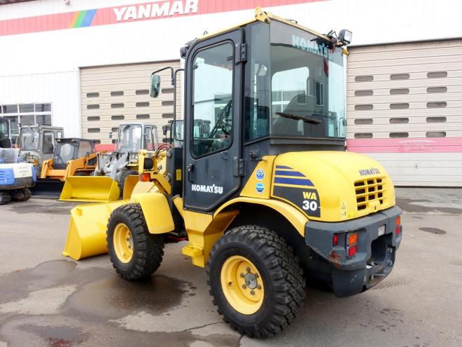 ホイールローダコマツ WA30-6　バケット容量0.4m3