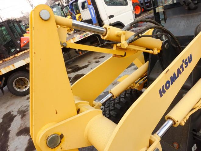 ホイールローダコマツ WA30-6　バケット容量0.4m3