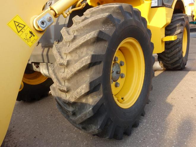 ホイールローダコマツ WA30-6　バケット容量0.4m3