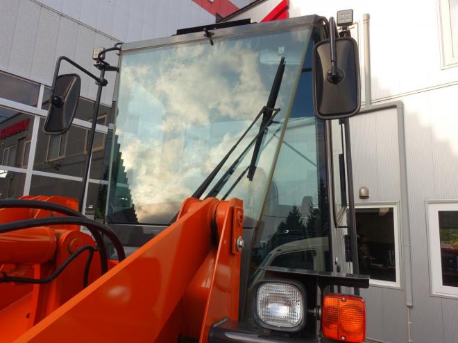 ホイールローダ日立 ZW50-5B  バケット容量0.6m3