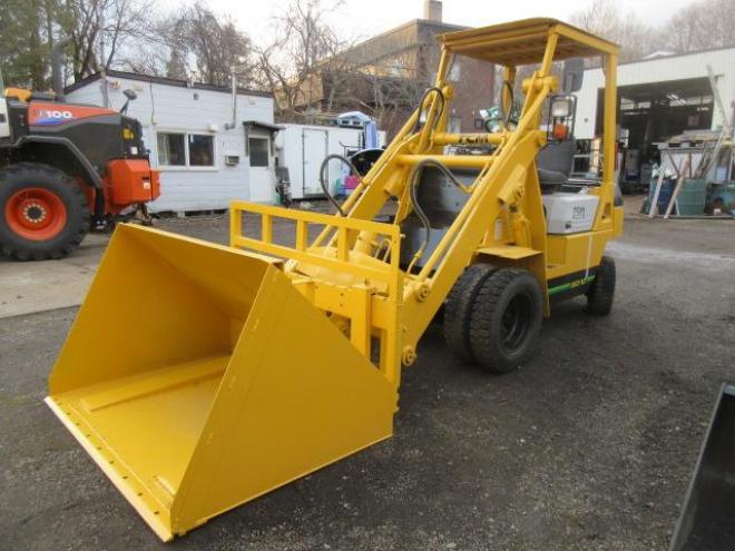 フォークリフトTCMショベルローダー　SD10Z6