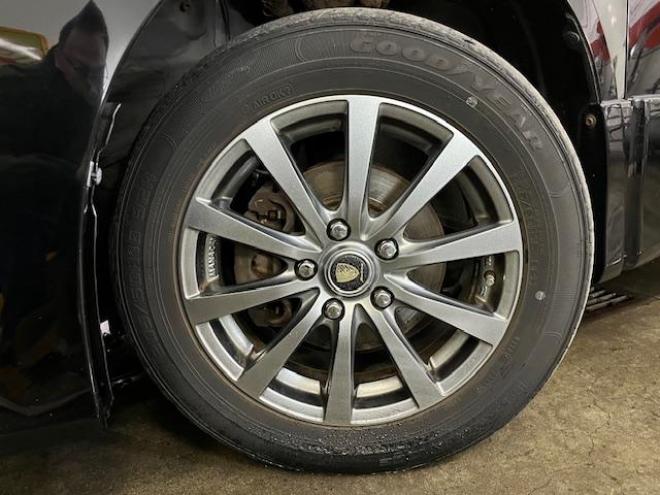 ヴォクシーＺＳ　本州仕入　ワンオーナー　禁煙車　ＷＡＫＯＳバリアスコーティング済　社外１６インチＡＷ　社外１５ＡＷ＋スタッドレスタイヤ付　パワースライドドア　純正ナビ　バックカメラ　ＰＵＳＨスタート　スマートキー　パドルシフト　ＨＩＤヘッドライト　ＡＣ１００Ｖ電源　タイミングチェーン　ＥＴＣ 4WD 2000 5Dr