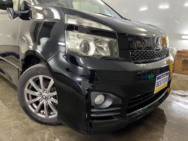 ヴォクシーＺＳ　本州仕入　ワンオーナー　禁煙車　ＷＡＫＯＳバリアスコーティング済　社外１６インチＡＷ　社外１５ＡＷ＋スタッドレスタイヤ付　パワースライドドア　純正ナビ　バックカメラ　ＰＵＳＨスタート　スマートキー　パドルシフト　ＨＩＤヘッドライト　ＡＣ１００Ｖ電源　タイミングチェーン　ＥＴＣ 4WD 2000 5Dr