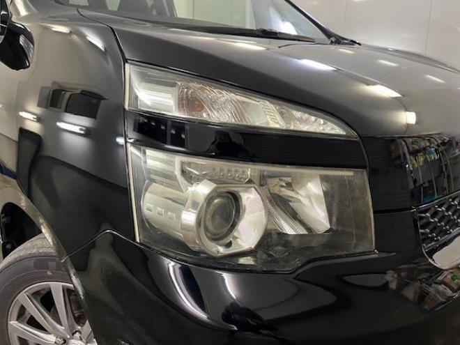 ヴォクシーＺＳ　本州仕入　ワンオーナー　禁煙車　ＷＡＫＯＳバリアスコーティング済　社外１６インチＡＷ　社外１５ＡＷ＋スタッドレスタイヤ付　パワースライドドア　純正ナビ　バックカメラ　ＰＵＳＨスタート　スマートキー　パドルシフト　ＨＩＤヘッドライト　ＡＣ１００Ｖ電源　タイミングチェーン　ＥＴＣ 4WD 2000 5Dr