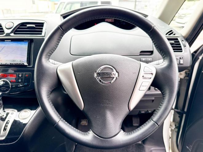 セレナ2.0Hスター Vエアロセレクション 4WD　ローンが不安な方＜優遇ローン＞　本州仕入　寒冷地仕様　エアロ　社外SDナビ　フルセグTV　両側パワースライド 4WD 2000 5Dr