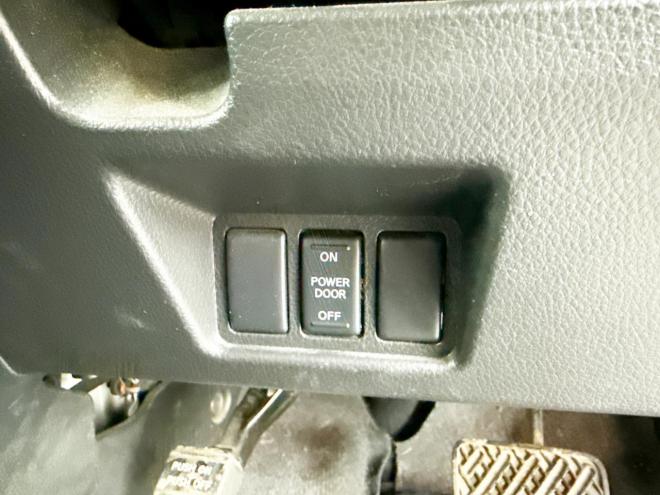 セレナ2.0Hスター Vエアロセレクション 4WD　ローンが不安な方＜優遇ローン＞　本州仕入　寒冷地仕様　エアロ　社外SDナビ　フルセグTV　両側パワースライド 4WD 2000 5Dr