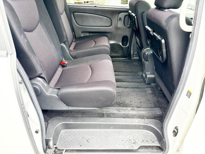 セレナ2.0Hスター Vエアロセレクション 4WD　ローンが不安な方＜優遇ローン＞　本州仕入　寒冷地仕様　エアロ　社外SDナビ　フルセグTV　両側パワースライド 4WD 2000 5Dr