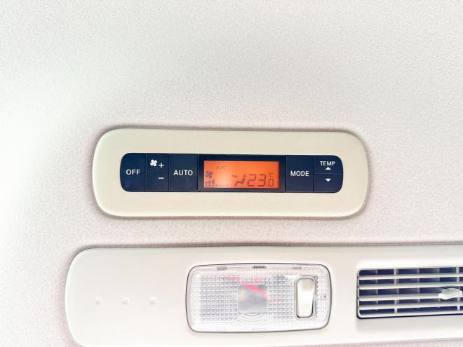 セレナ2.0Hスター Vエアロセレクション 4WD　ローンが不安な方＜優遇ローン＞　本州仕入　寒冷地仕様　エアロ　社外SDナビ　フルセグTV　両側パワースライド 4WD 2000 5Dr