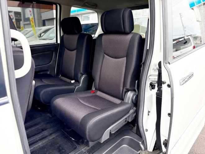 セレナ2.0Hスター Vエアロセレクション 4WD　ローンが不安な方＜優遇ローン＞　本州仕入　寒冷地仕様　エアロ　社外SDナビ　フルセグTV　両側パワースライド 4WD 2000 5Dr