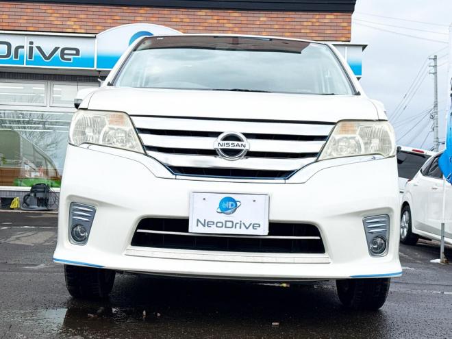 セレナ2.0Hスター Vエアロセレクション 4WD　ローンが不安な方＜優遇ローン＞　本州仕入　寒冷地仕様　エアロ　社外SDナビ　フルセグTV　両側パワースライド 4WD 2000 5Dr