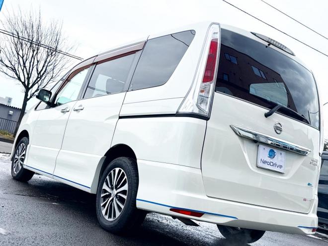 セレナ2.0Hスター Vエアロセレクション 4WD　ローンが不安な方＜優遇ローン＞　本州仕入　寒冷地仕様　エアロ　社外SDナビ　フルセグTV　両側パワースライド 4WD 2000 5Dr