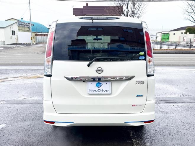 セレナ2.0Hスター Vエアロセレクション 4WD　ローンが不安な方＜優遇ローン＞　本州仕入　寒冷地仕様　エアロ　社外SDナビ　フルセグTV　両側パワースライド 4WD 2000 5Dr