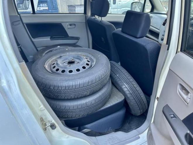 ワゴンR4WD 5速マニュアル　6万キロ　ABS  夏冬タイヤ 4WD 660 5Dr