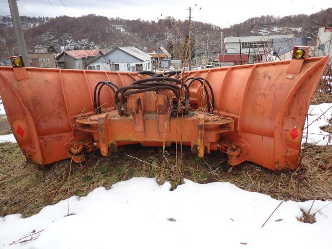 ホイールローダLX120　ワンタッチマルチプラウ＆バケット　恵庭ヤード