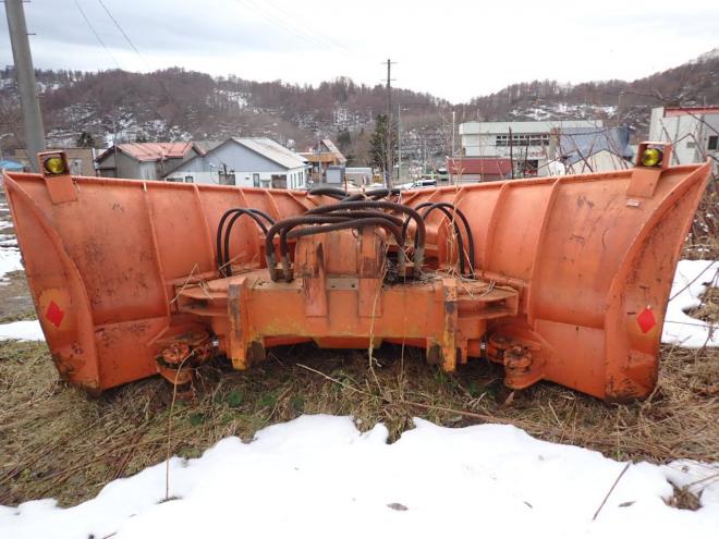 ホイールローダLX120　ワンタッチマルチプラウ＆バケット　恵庭ヤード