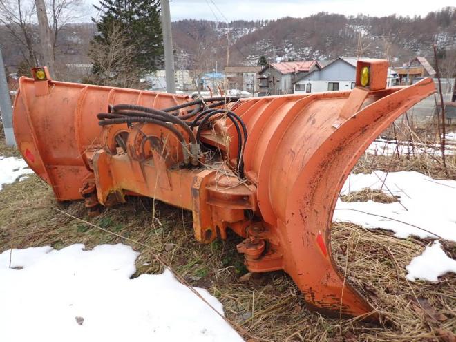 ホイールローダLX120　ワンタッチマルチプラウ＆バケット　恵庭ヤード