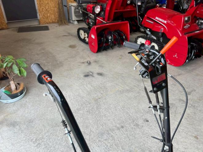 除雪機お手頃現状販売　除雪機　SB800！可変ブレード！ゴムスクレーパー！