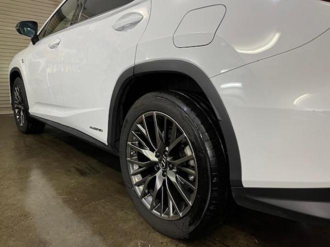 レクサスＲＸ４５０ｈ　Ｆスポーツ　本州仕入　レクサスセーフティセンス　寒冷地仕様　禁煙車　マークレビンソンプレミアム　ヘッドアップディスプレイ　純正２０インチＡＷ　純正１８ＡＷ＋スタッドレスタイヤ付　　電動パノラマルーフ　純正フレアレッドレザーシート　純正ナビ（フルセグ地デジ　Ｂｌｕｅｔｏｏｔｈ対応）＋バックカメラ＋全方位カメラ　パワーバックドア　プリクラッシュセーフティ　レーダークルーズコントロール　シートヒーター　前後ドラレコ　ステアリングヒーター　両席パワーシート　ＥＴＣ 4WD 3500 5Dr