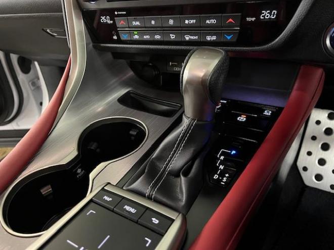 レクサスＲＸ４５０ｈ　Ｆスポーツ　本州仕入　レクサスセーフティセンス　寒冷地仕様　禁煙車　マークレビンソンプレミアム　ヘッドアップディスプレイ　純正２０インチＡＷ　純正１８ＡＷ＋スタッドレスタイヤ付　　電動パノラマルーフ　純正フレアレッドレザーシート　純正ナビ（フルセグ地デジ　Ｂｌｕｅｔｏｏｔｈ対応）＋バックカメラ＋全方位カメラ　パワーバックドア　プリクラッシュセーフティ　レーダークルーズコントロール　シートヒーター　前後ドラレコ　ステアリングヒーター　両席パワーシート　ＥＴＣ 4WD 3500 5Dr