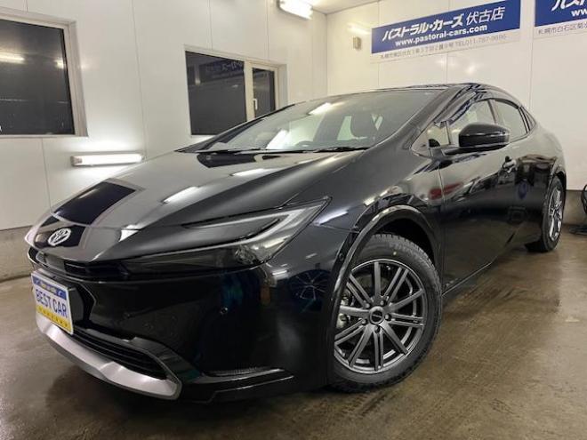 プリウスＺ　ワンオーナー　トヨタセーフティセンス　寒冷地仕様　禁煙車　純正１９インチＡＷ　社外１７ＡＷ＋スタッドレスタイヤ付　　純正ブラックレザーシート　純正ナビ（フルセグ地デジ　Ｂｌｕｅｔｏｏｔｈ対応）＋バックカメラ＋全方位カメラ　パワーバックドア　プリクラッシュセーフティ　レーダークルーズコントロール　純正エンジンスターター　シートヒーター＆クーラー　ドラレコ　ステアリングヒーター　パワーシート　ＥＴＣ 4WD 2000 4Dr