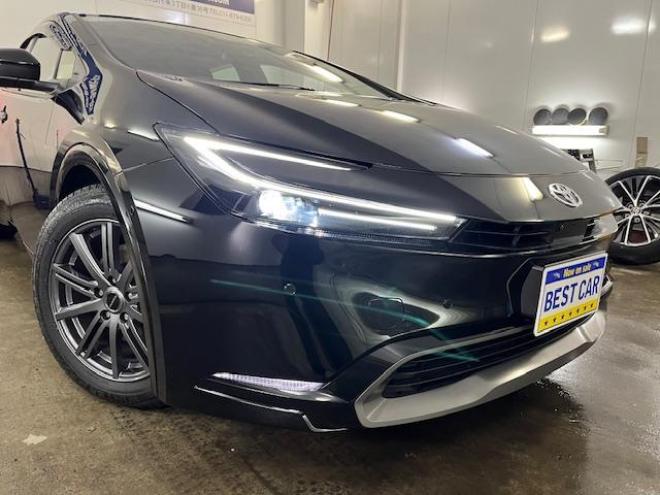 プリウスＺ　ワンオーナー　トヨタセーフティセンス　寒冷地仕様　禁煙車　純正１９インチＡＷ　社外１７ＡＷ＋スタッドレスタイヤ付　　純正ブラックレザーシート　純正ナビ（フルセグ地デジ　Ｂｌｕｅｔｏｏｔｈ対応）＋バックカメラ＋全方位カメラ　パワーバックドア　プリクラッシュセーフティ　レーダークルーズコントロール　純正エンジンスターター　シートヒーター＆クーラー　ドラレコ　ステアリングヒーター　パワーシート　ＥＴＣ 4WD 2000 4Dr