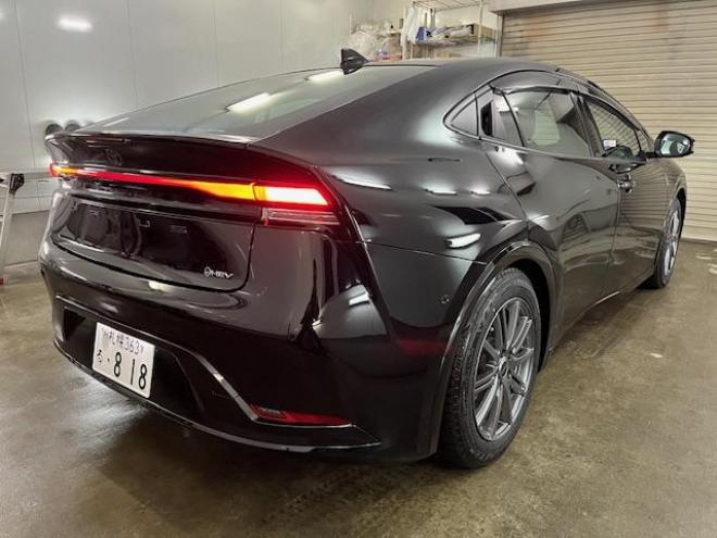 プリウスＺ　ワンオーナー　トヨタセーフティセンス　寒冷地仕様　禁煙車　純正１９インチＡＷ　社外１７ＡＷ＋スタッドレスタイヤ付　　純正ブラックレザーシート　純正ナビ（フルセグ地デジ　Ｂｌｕｅｔｏｏｔｈ対応）＋バックカメラ＋全方位カメラ　パワーバックドア　プリクラッシュセーフティ　レーダークルーズコントロール　純正エンジンスターター　シートヒーター＆クーラー　ドラレコ　ステアリングヒーター　パワーシート　ＥＴＣ 4WD 2000 4Dr
