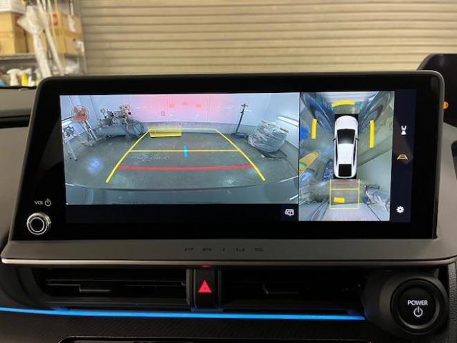 プリウスＺ　ワンオーナー　トヨタセーフティセンス　寒冷地仕様　禁煙車　純正１９インチＡＷ　社外１７ＡＷ＋スタッドレスタイヤ付　　純正ブラックレザーシート　純正ナビ（フルセグ地デジ　Ｂｌｕｅｔｏｏｔｈ対応）＋バックカメラ＋全方位カメラ　パワーバックドア　プリクラッシュセーフティ　レーダークルーズコントロール　純正エンジンスターター　シートヒーター＆クーラー　ドラレコ　ステアリングヒーター　パワーシート　ＥＴＣ 4WD 2000 4Dr