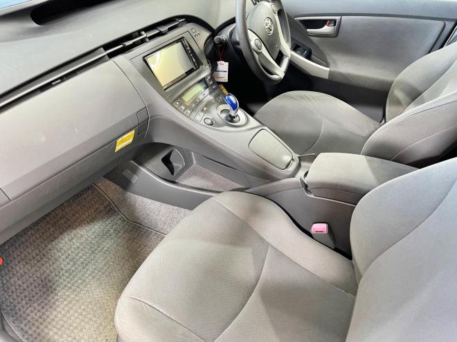 プリウス1.8S 5年保証 スマキー ナビ 寒冷地仕様 禁煙 車検整備2年付 修復歴無