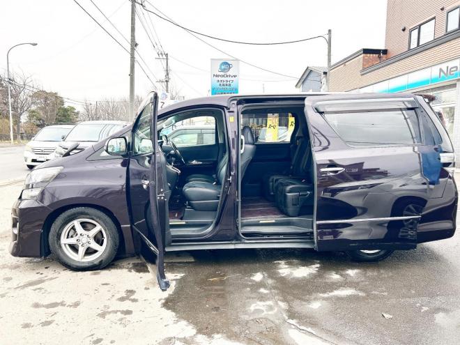 ヴェルファイア2.4Zゴールデンアイズ 4WD ローンが不安な方＜優遇ローン＞後期型　アルパイン8型ナビ　後席モニター　フルセグTV　両側パワースライド　電動リアゲート　HID　スマートキー　コーナーセンサー　　ハーフレザー 4WD 2400 5Dr