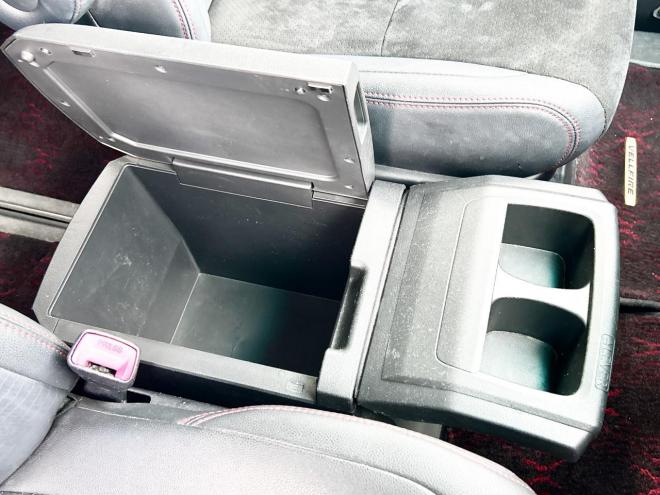 ヴェルファイア2.4Zゴールデンアイズ 4WD ローンが不安な方＜優遇ローン＞後期型　アルパイン8型ナビ　後席モニター　フルセグTV　両側パワースライド　電動リアゲート　HID　スマートキー　コーナーセンサー　　ハーフレザー 4WD 2400 5Dr