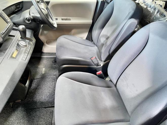 フリード1.5G Lパッケージ 4WD 5年保証 ナビTV Bカメ パワスラ 夏冬タイヤ 寒冷地仕様 禁煙 車検整備2年付