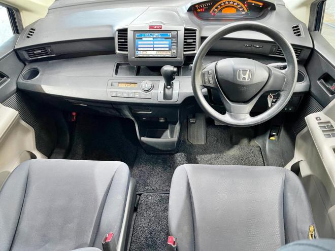 フリード1.5G Lパッケージ 4WD 5年保証 ナビTV Bカメ パワスラ 夏冬タイヤ 寒冷地仕様 禁煙 車検整備2年付