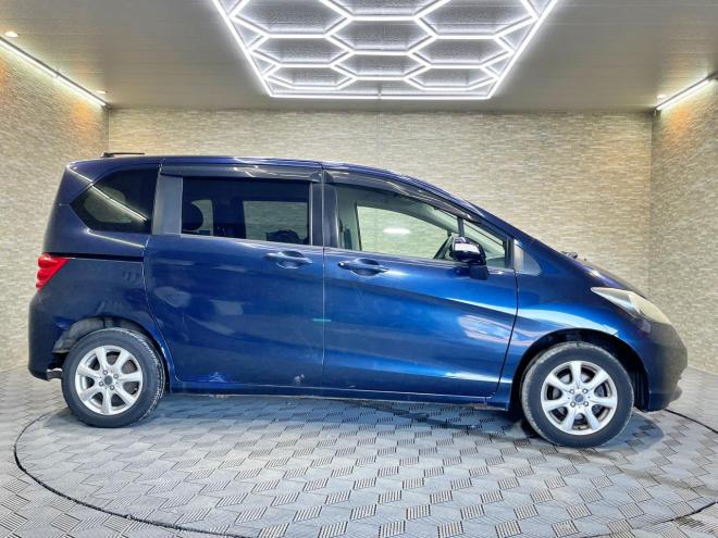 フリード1.5G Lパッケージ 4WD 5年保証 ナビTV Bカメ パワスラ 夏冬タイヤ 寒冷地仕様 禁煙 車検整備2年付