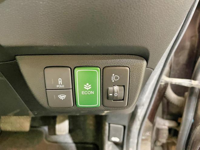 フィット1.3G 4WD 5年保証 バックカメラ 寒冷地仕様 禁煙 車検整備2年付 修復歴無