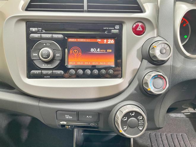 フィット1.3G 4WD 5年保証 バックカメラ 寒冷地仕様 禁煙 車検整備2年付 修復歴無