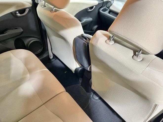 フィット1.3G 4WD 5年保証 バックカメラ 寒冷地仕様 禁煙 車検整備2年付 修復歴無