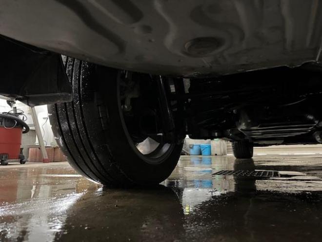 エスティマアエラス　本州仕入　後期型　寒冷地仕様　禁煙車　ＷＡＫＯＳバリアスコーティング済　純正１８インチＡＷ　社外１６ＡＷ＋スタッドレスタイヤ付　両側パワースライドドア　アルパイン９インチＨＤＤナビ（フルセグ地デジ　ＤＶＤ再生　Ｂｌｕｅｔｏｏｔｈ）＋バックカメラ　エンジンスターター　ＰＵＳＨスタート　スマートキー　クルーズコントロール　タイミングチェーン車　ＨＩＤ ヘッドライト　ビルトインＥＴＣ  4WD 2400 5Dr