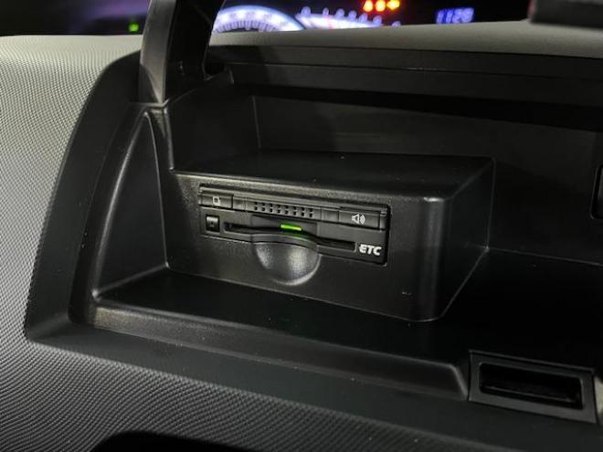 エスティマアエラス　本州仕入　後期型　寒冷地仕様　禁煙車　ＷＡＫＯＳバリアスコーティング済　純正１８インチＡＷ　社外１６ＡＷ＋スタッドレスタイヤ付　両側パワースライドドア　アルパイン９インチＨＤＤナビ（フルセグ地デジ　ＤＶＤ再生　Ｂｌｕｅｔｏｏｔｈ）＋バックカメラ　エンジンスターター　ＰＵＳＨスタート　スマートキー　クルーズコントロール　タイミングチェーン車　ＨＩＤ ヘッドライト　ビルトインＥＴＣ  4WD 2400 5Dr