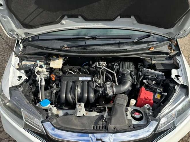 フィット1.5 ハイブリッド F 4WD　純正ナビ　バックカメラ　ETC　パワステ　パワーウィンドウ　ABS　キーレスエントリー 1500