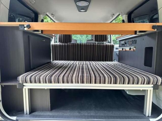 タウンエースバン1.5 GL 4WD　アルトピアーノ　ベージュツートン全塗装済　ベッドキット　セカンドバッテリー　ETC　フルセグTVナビ　バックカメラ　アイドリングストップ　ABS　レーンキープアシスト　盗難防止装置　パワステ　パワーウィンドウ 1500