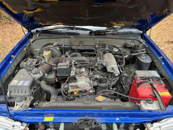 ハイラックスサーフ2.7 SSR-X パッケージオプションA 4WD　ナローボディ　リフトアップ　グリル　グッドリッチAW　パワステ　パワーウィンドウ　ABS　キーレス 2700