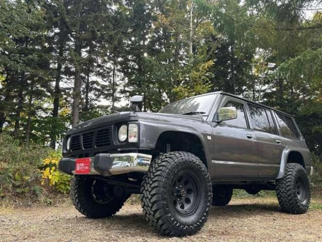 サファリ4.2 エクストラ標準ルーフAD ディーゼル 4WD　リフトアップ　リアヒーター　社外サンルーフ　ドライブレコーダー　ETC　可倒式リアシート　パワステ　社外アルミホイール　社外オーディオ　マッドタイヤ　全塗装済　ターボ 4200