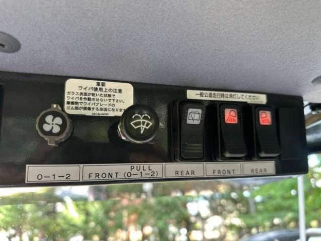 ホイールローダコマツ　WA30-6E0　18h 除雪仕様　純正キャビン　ヒーター　デフロスタ　純正AM/FMラジオ　FRワイパー　LED作業灯　スパイクタイヤ 2WD 1640