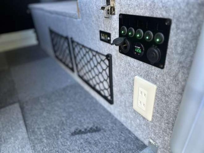 ハイエースバン2.7 DX ワイド スーパーロング ハイルーフ GLパッケージ 4WD　ハイルーフ　サブバッテリー　ベットキット　ワンオーナー　パワステ　パワーウィンドウ　キーレス　片側スライドドア 2700