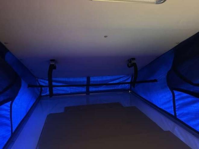 エブリィジョイン ハイルーフ 4WD　ポップアップルーフ　FFヒーター　サブバッテリー　700Wインバータリアヒーター　シンク　給水タンク　テーブル　禁煙車　パワステ　パワーウィンドウ　キーレス 660