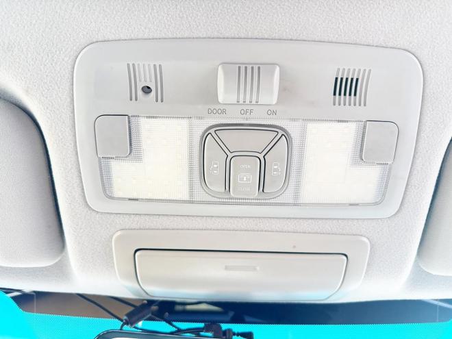 エスティマハイブリッドハイブリッド2.4アエラス 4WD　ローンが不安な方＜優遇ローン＞本州仕入　モデリスタエアロ　クルーズコントロール　ムーンルーフ 4WD 2400 5Dr