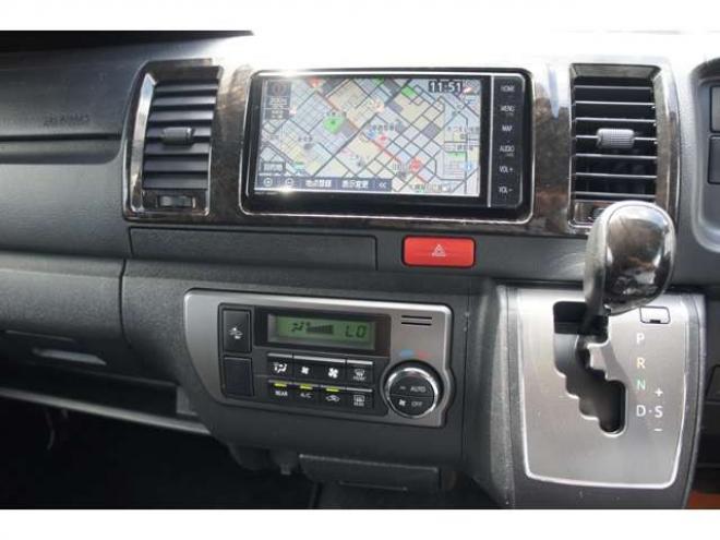 ハイエースバン2.8 スーパーGL ダークプライムII ロングボディ ディーゼルターボ 4WD　ESSEXカスタム　FリップスポイラーVer.4　サイドライナー　クワトロリアバンパー　プログレスIバッドパネル　17インチELホイール　ヨコハマPARADA　415COBRAフラットキット 2800